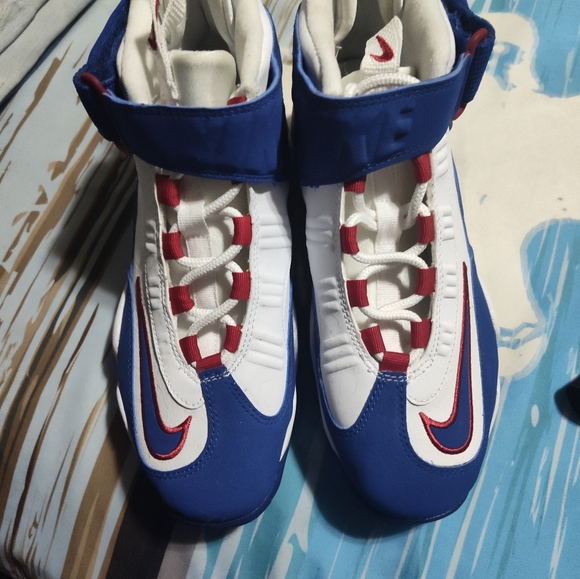 Shoes - Picture 2 of 2